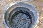 自分の手でタイヤから浄化槽を作る方法：段階的な説明 下水用のタイヤ井戸